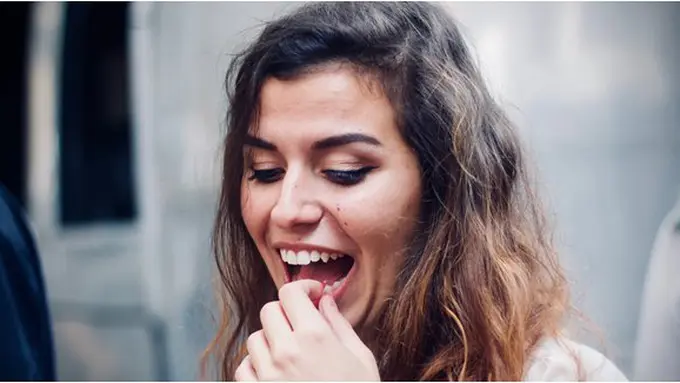 Mengatasi karang gigi/copyright unsplash.com/@ilumire