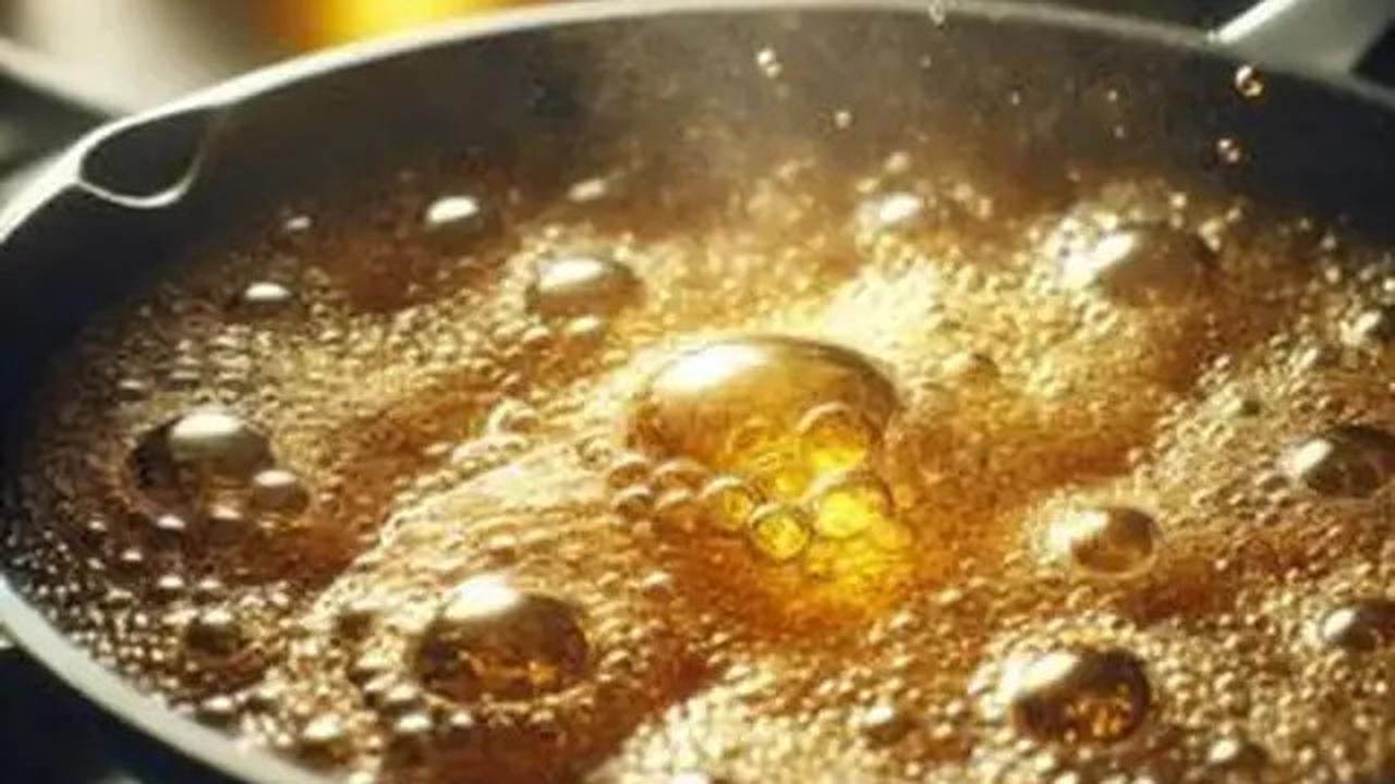 Minyak Goreng Bekas Bisa Kembali Jernih! Begini Cara Mudahnya dengan Bahan Rumahan