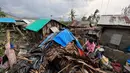 Topan Yinxing yang memiliki kecepatan angin maksimum 175 kilometer per jam menghantam kota pesisir Santa Ana dan sekitarnya. (John DIMAIN/AFP)