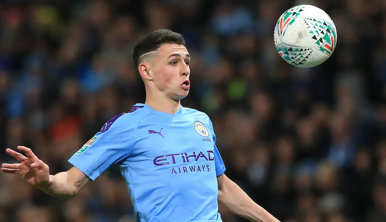 Phil Foden (19 tahun) - Phil Foden ikut menyumbang satu gol saat Manchester City mengalahkan Dinamo Zagreb pada laga matchday kedua fase grup Liga Champions 2019/20 di Etihad Stadium. Pemain asal Inggris ini kerap disebut sebagai sosok yang pantas menjadi penerus David Silva. (AFP/Lindsey Parnaby