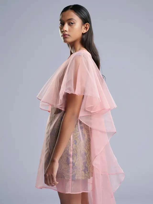 Batik Lengan Ruffle Transparan untuk Dress Pesta 2025