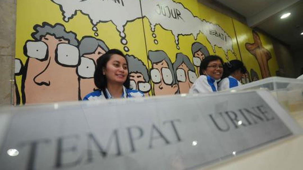 Perangi narkoba, pegawai KPK dites urine