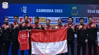 Aksi membawa jersey dilakukan tim bulutangkis putra Indonesia untuk mempersembahkan medali emas yang mereka peroleh untuk Syabda.