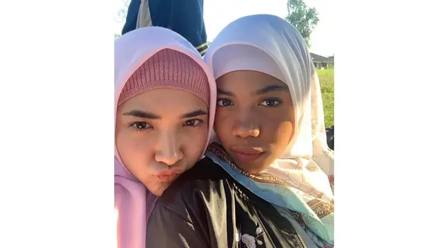 5 Potret Zsa Zsa 'Si Cemong' Pakai Hijab, Dipuji Netizen Cantik