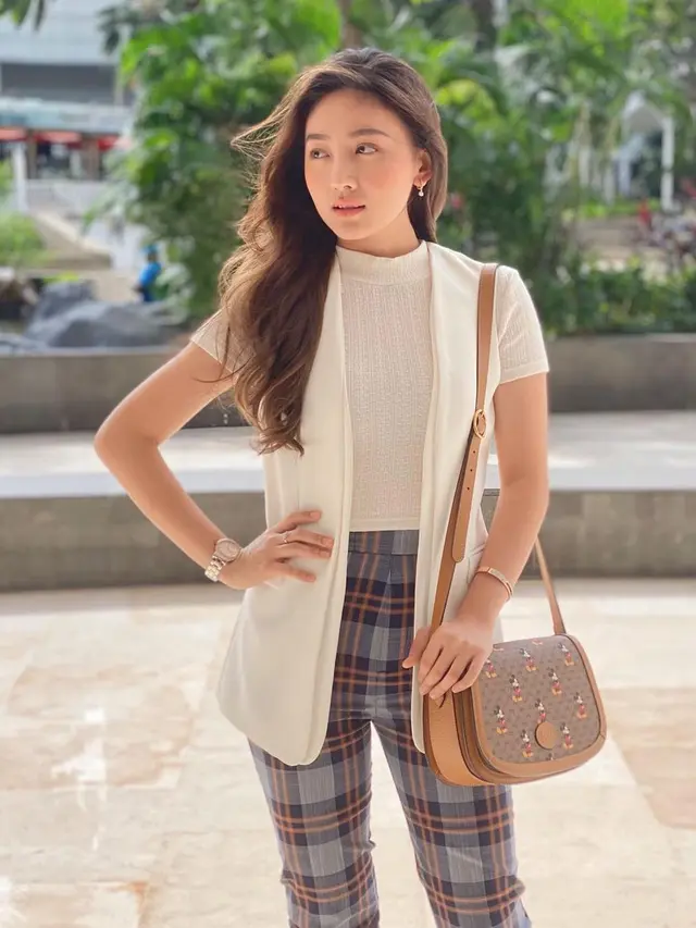 Inspirasi Gaya Edgy Natasha Wilona, Minimalis Tapi Like A Boss