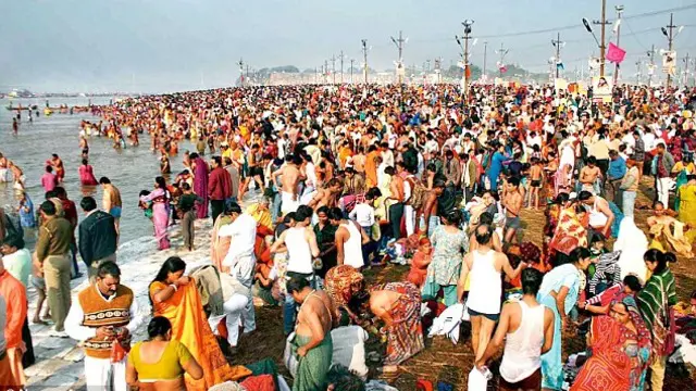 Memicu Kericuhan, Foto Selfie Dilarang Keras di Upacara Kegamaan India Ini