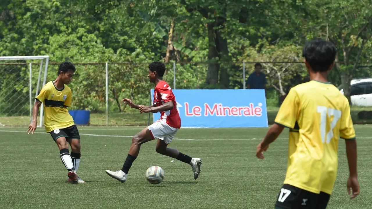 Bina Atlet Muda, Le Minerale sebagai Brand Air Mineral Asli Indonesia Dukung Program Persija Belajar Bola Bareng 