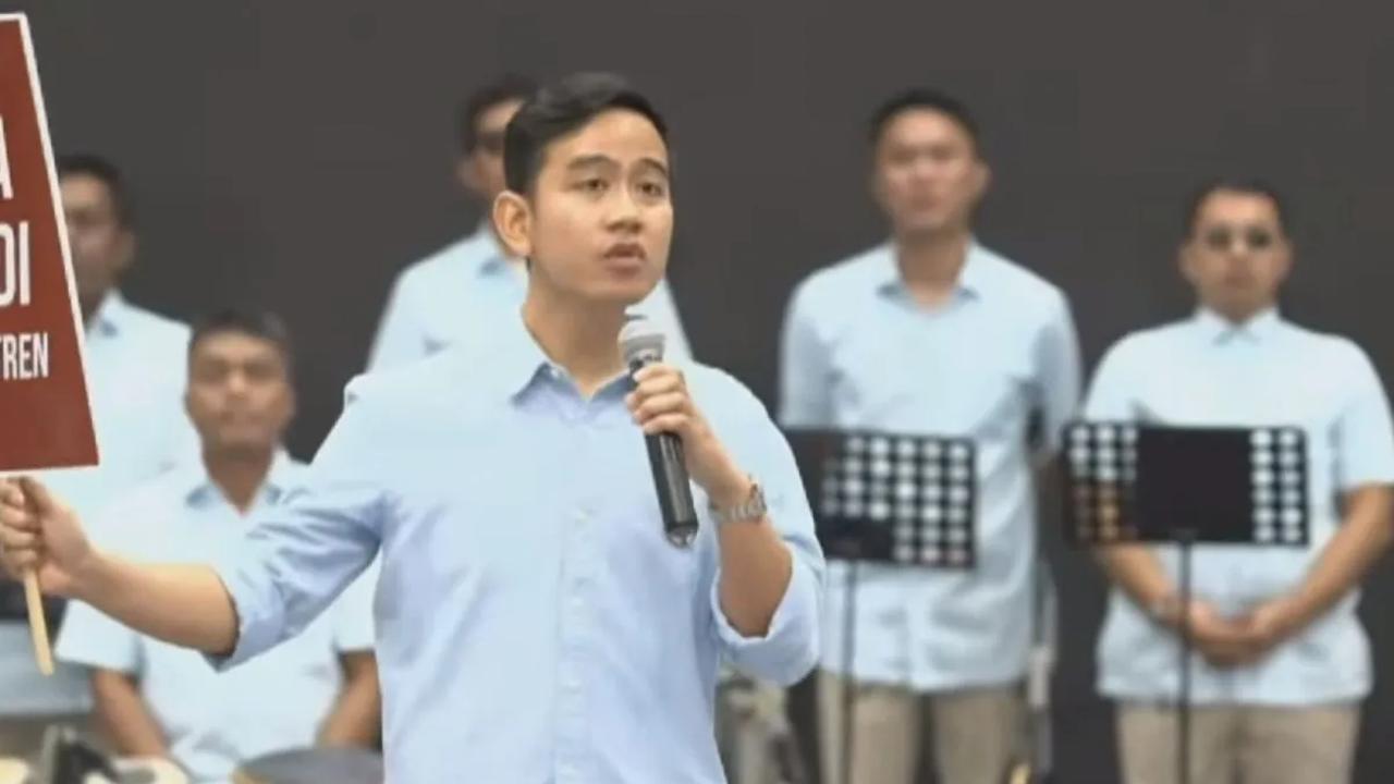Saat kembali ditanyakan tentang narasi terdzalimi tersebut, Gibran kembali menegaskan jika dirinya tidak akan melakukannya.