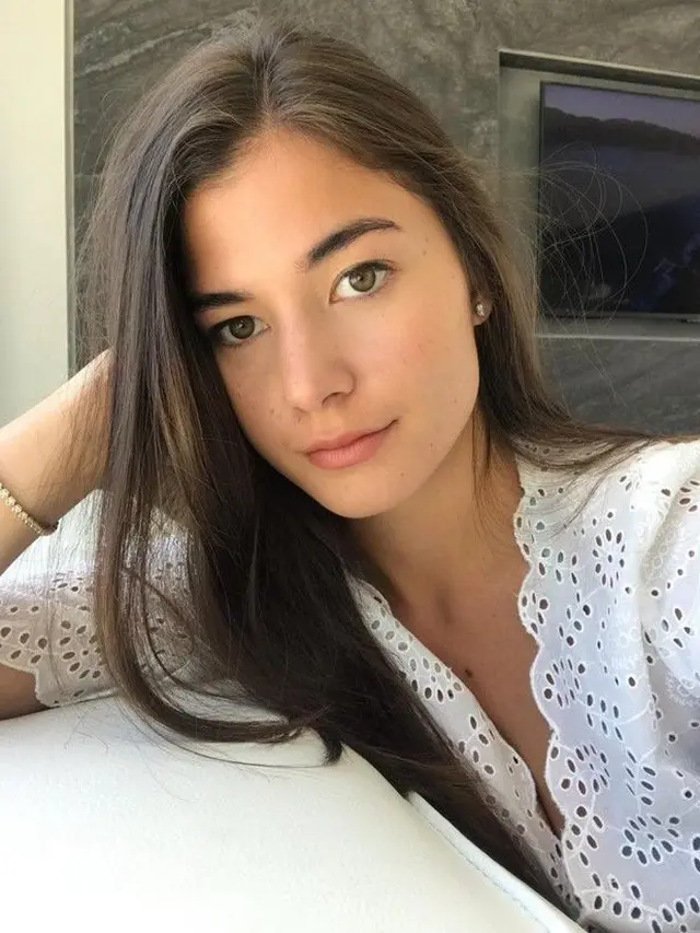 8 Pesona Anisha Isa Kalebic, Wanita Cantik yang Diduga Kekasih Pangeran Brunei Darussalam