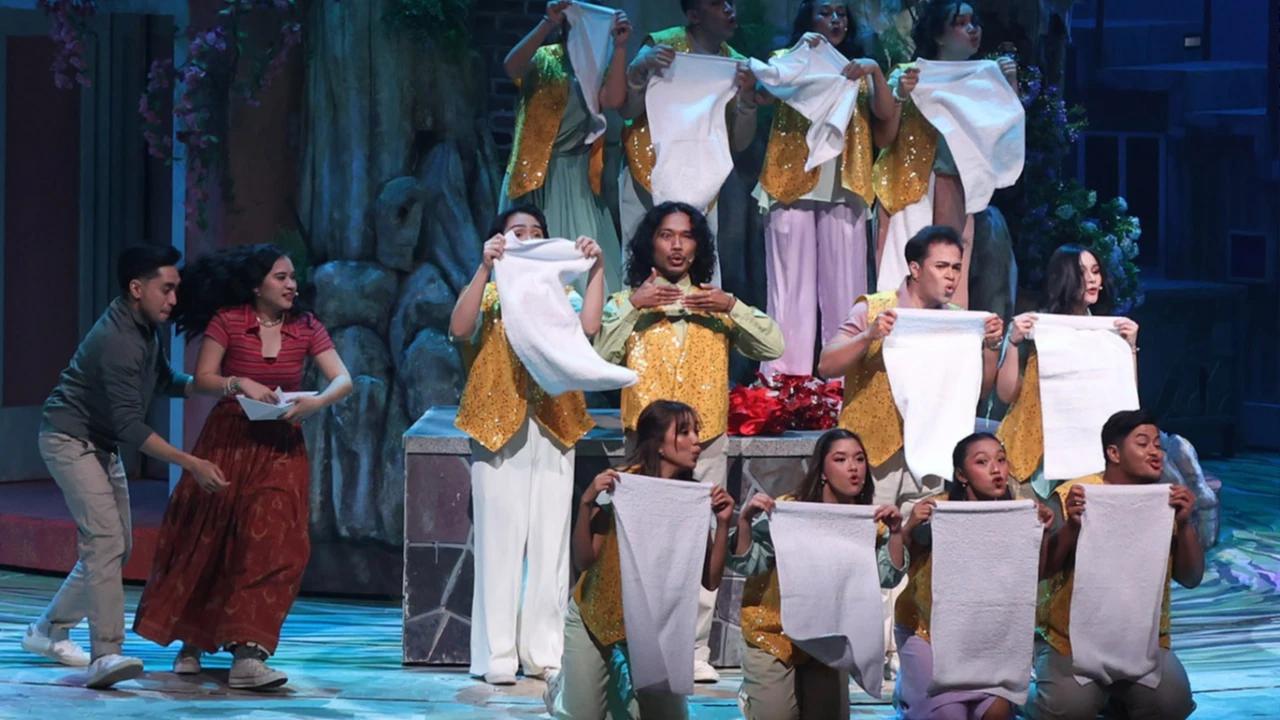 FOTO: Musikal Perahu Kertas Hidupkan Kembali Mimpi di Panggung Teater Indonesia