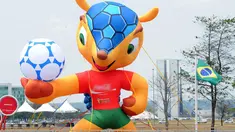 Maskot Fuleco terinspirasi dari seekor armadillo (Tolypeutes tricinctus) sejenis trenggiling yang sudah terhitung langka di wilayah benua Amerika (fifa.com).