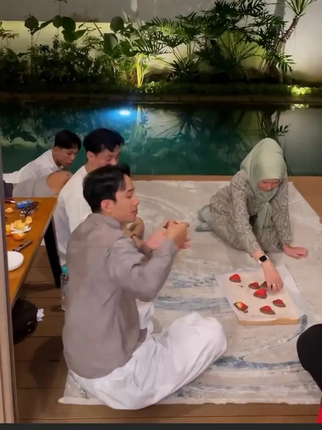 Dapur dan Ruang Makan Rumah Dewi Perssik