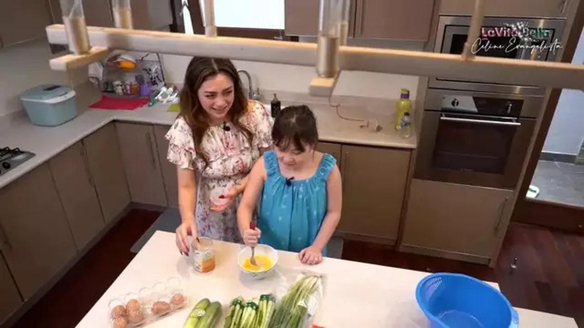 Potret Dapur Rumah Celine Evangelista dengan Model Minimalis, Bikin Suasana Nyaman saat Memasak