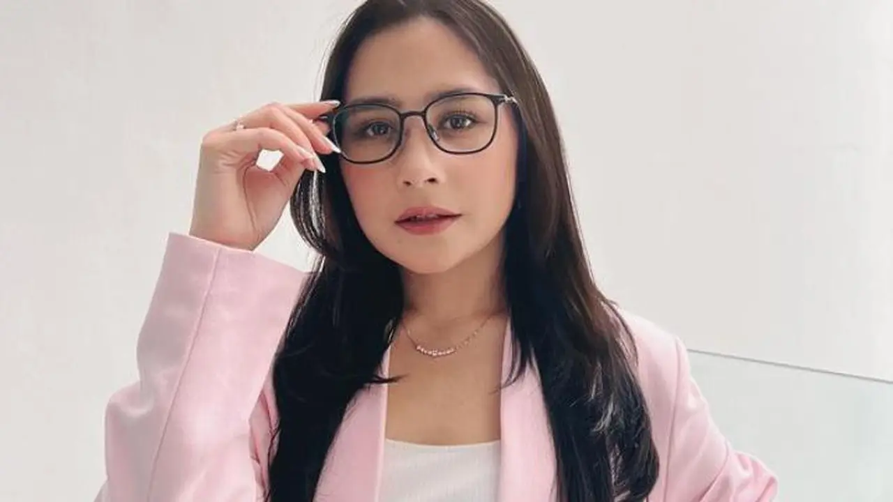 Prilly Mahatei Latuconsina