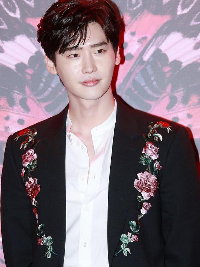 Lee Jong Suk