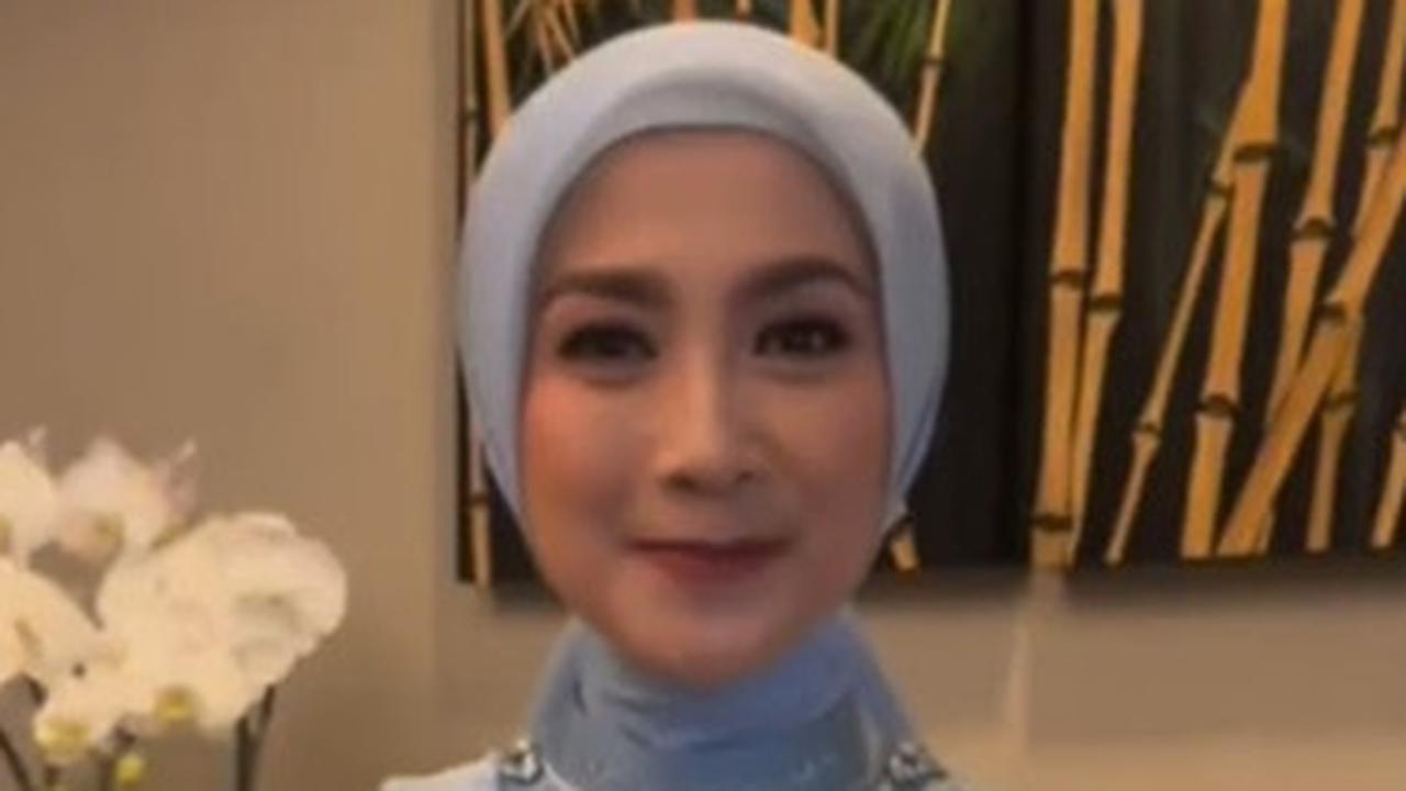 Inspirasi Gaya Hijab Simpel Elegan Ala Desy Ratnasari, Bisa Tetap Cantik dan Stylish di Berbagai Momen