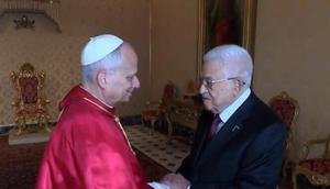 Tangkapan layar pertemuan Paus Leo XIV dan Presiden Otoritas Palestina Mahmoud Abbas di Vatikan, Kamis (6/11/2025). (Dok. AP)