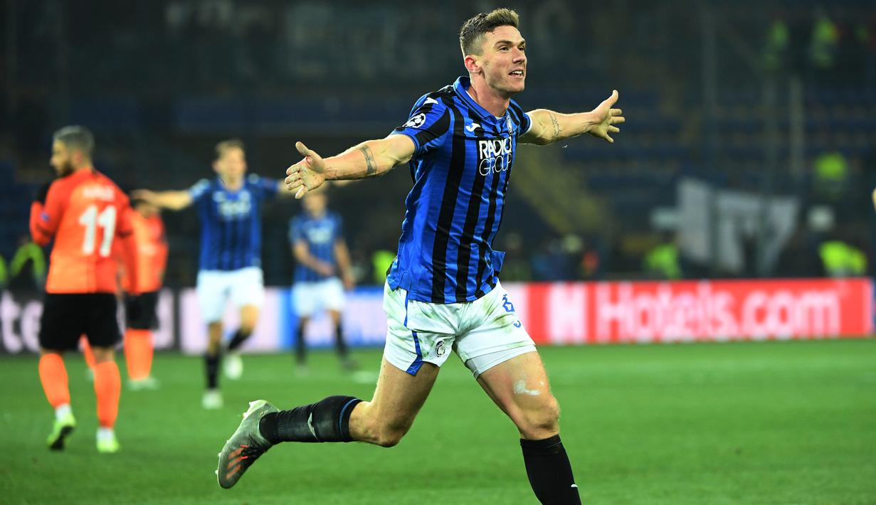 5. Robin Gosens - Pemain yang berposisi sebagai bek kiri ini mampu tampil tajam dengan mencatatkan sembilan gol dari 29 laga. Penampilan luar biasa musim ini membuat Juventus melirik pemain asal Jerman itu untuk musim depan. (AFP/Sergei Supinsky)