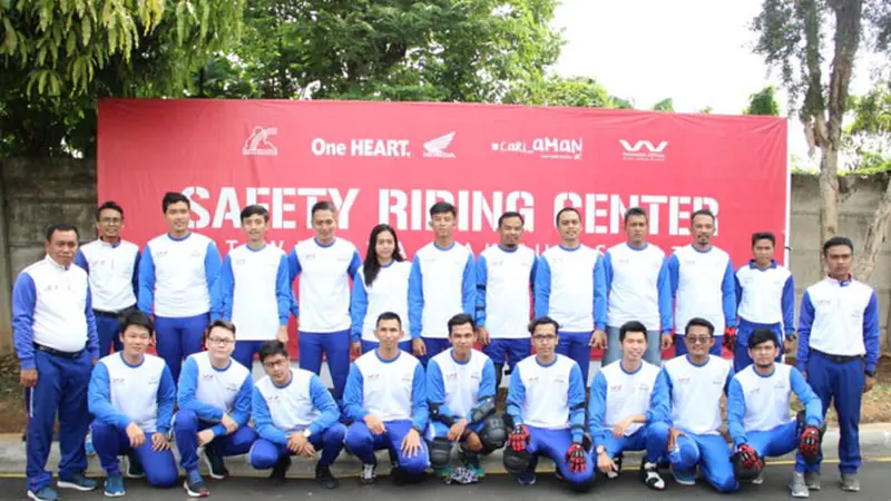 20 Penggemar Honda CBR Bersaing Di Wahana Jatake Demi Bisa Tunggangi Motor Marquez