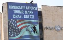 FOTO: Donald Trump Menang Pemilu AS, Billboard Raksasa 'Make Israel Great' Terpampang di Yerusalem