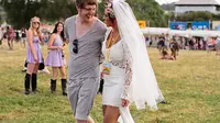 Romantis! Sehabis Nikah, Pasangan ini Langsung ke Festival Musik