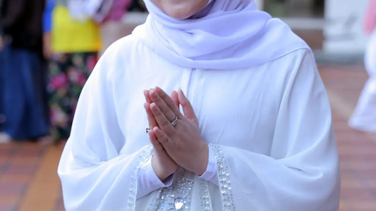 [Bintang] Prilly Latuconsina