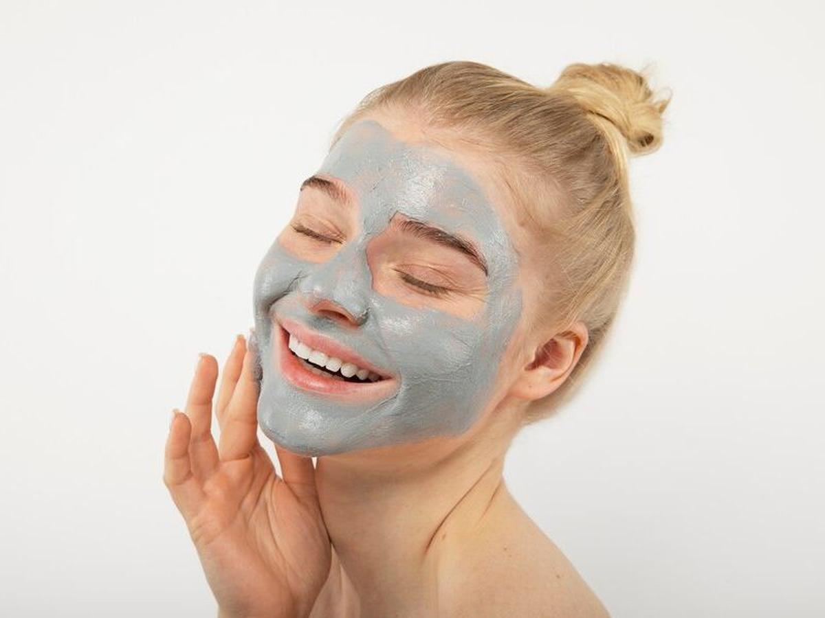 7. Gunakan Masker Tanah Liat