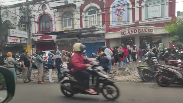 Heboh Holland Bakery Diskon 45 Persen, Warganet : Bikin Macet