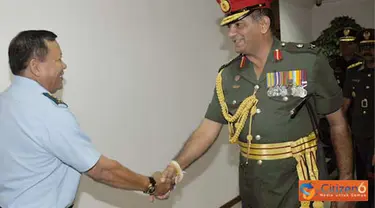 Citizen6, Jakarta: Kasum TNI Marsdya TNI Edy Harjoko, menerima kunjungan Kepala Staf Angkatan Darat (Kasad) Sri Lanka, Lieutenant General (Ltg) Jagath Jayasuriya di Mabes TNI Cilangkap, Jakarta, Kamis (31/3). (Pengirim: Badarudin)