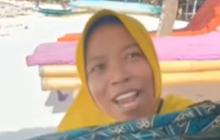 Fasih Tiga Bahasa Asing, Penjual Sarung di Lombok Ini jadi Sorotan 'Pintar Sekali