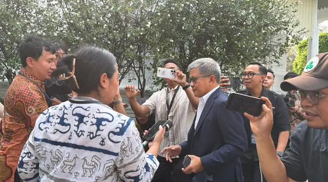 Dikabarkan Jadi Wantimpres, Rocky Gerung Tiba di Istana