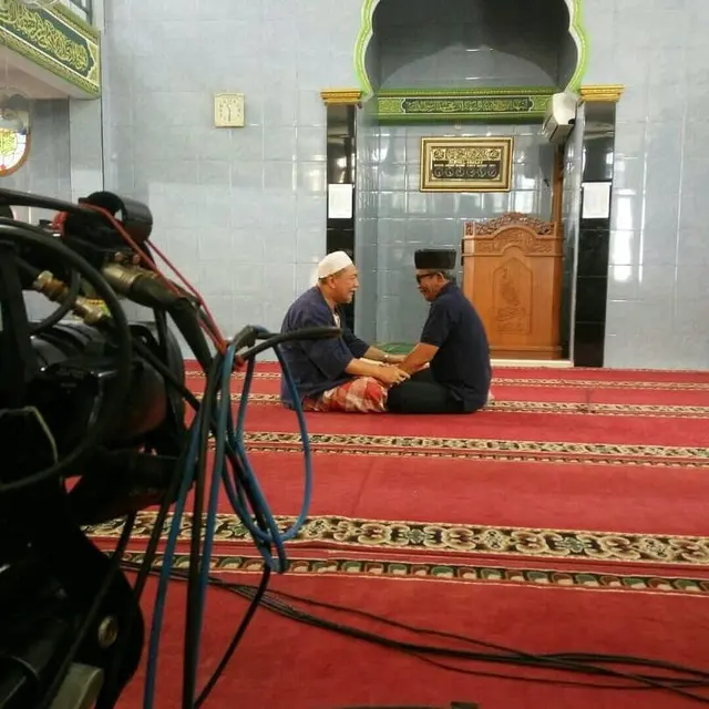 Yanto Tampan di lokasi syuting Para Pencari Tuhan. (Foto: Instagram @yantotampan)
