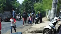 Solar Tumpah di Jalan Margasatwa, Pemotor Berjatuhan
