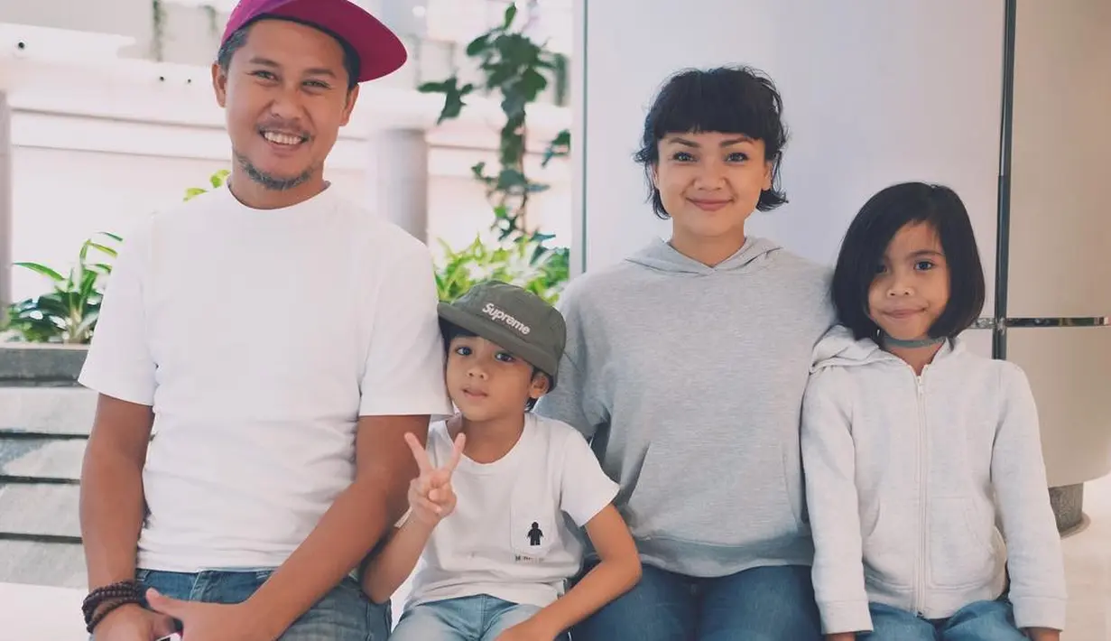 (Instagram/nirinazubir_)