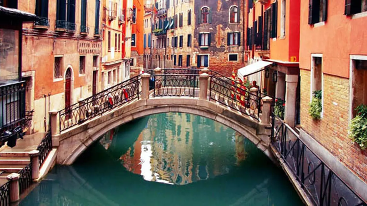 (C) tourist360