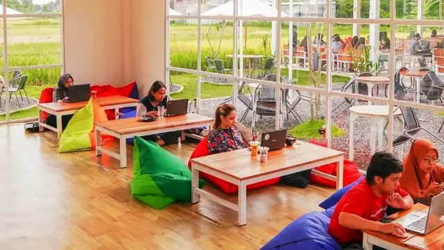 3 Kafe di Sleman Tawarkan Sensasi Nongkrong Seru di Tepian Sawah