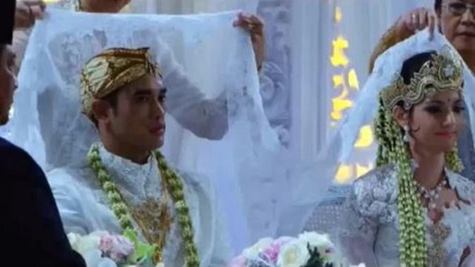 Kisah Bahagia Perkawinan Nia Ramadhani dan Putra 