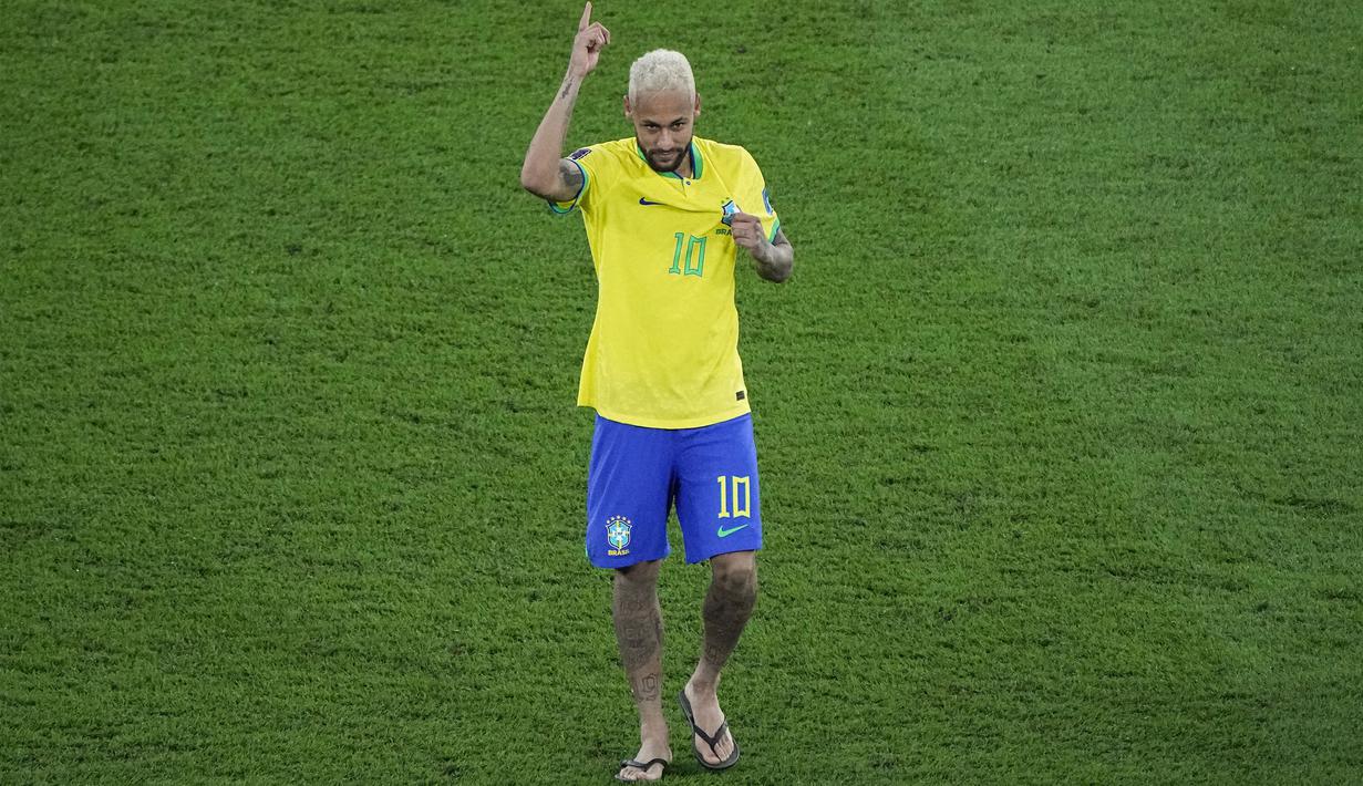 Sebelumnya Neymar sempat diragukan tampil akibat cedera pergelangan kaki yang dialaminya. Neymar bahkan sempat dikabarkan tidak bisa melanjutkan perjuangannya bersama timnas Brasil di Piala Dunia 2022. (AP Photo/Ariel Schalit)