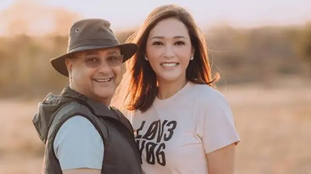 Gaya Maia Estianty dan Irwan Mussy saat jalajahi Afrika