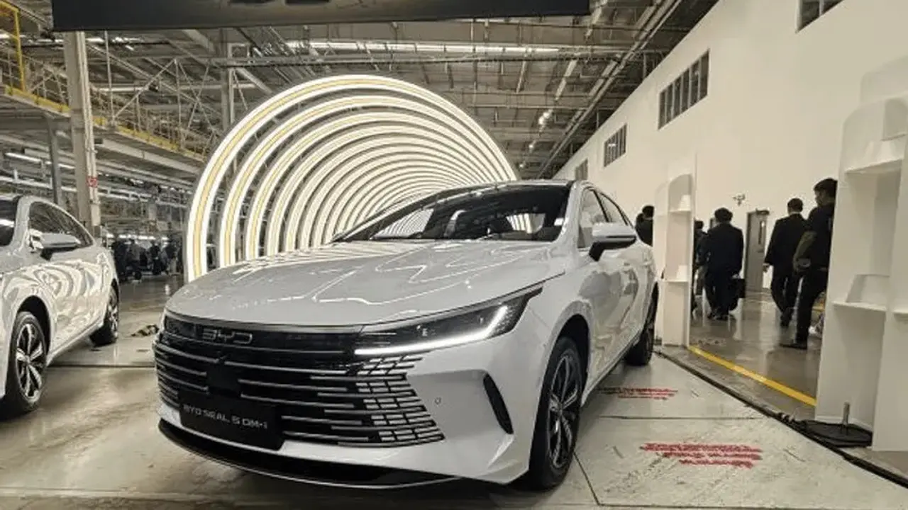 BYD Seal 05 DM-i Buatan Thailand Siap Mengaspal, Pakai Hybrid Baru (Carnewschina)