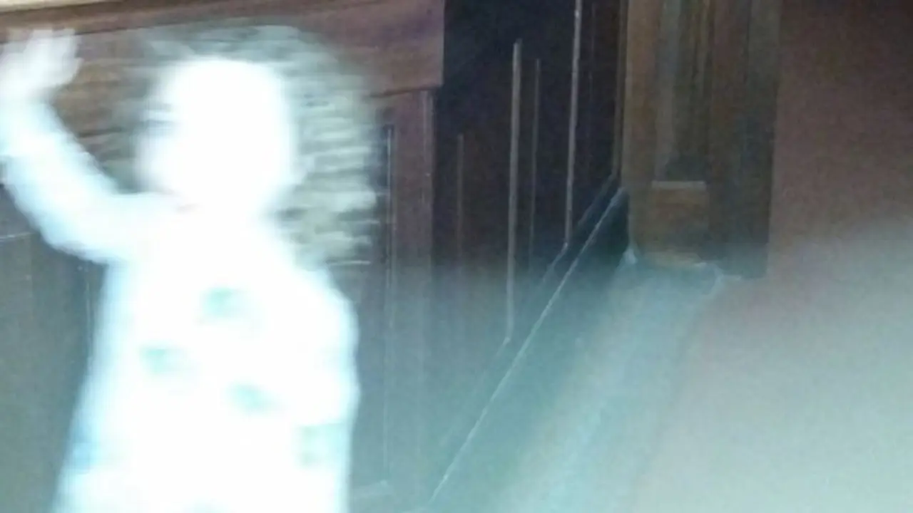 penampakan, video menyeramkan, hantu, hantu gadis kecil