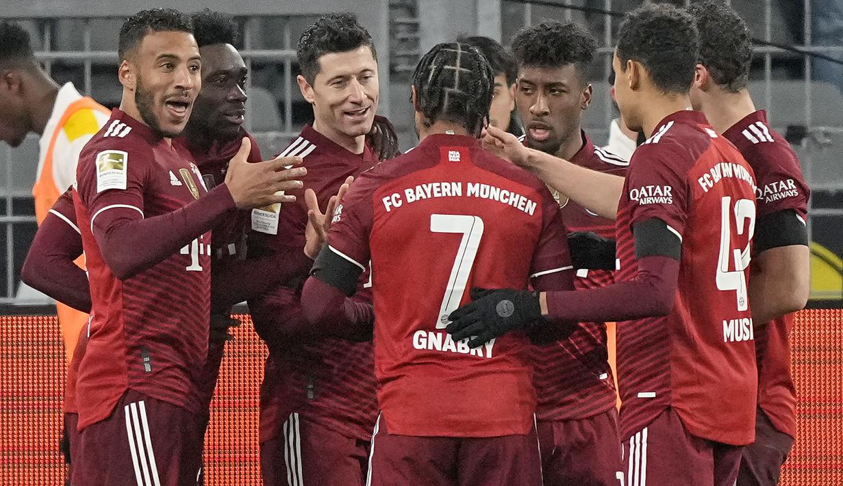 Sementara dari kubu Die Roten ada nama Robert Lewandowski yang memborong dua gol dan satu gol lainnya dicetak Kingsley Coman. (AP/Martin Meissner)