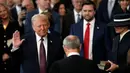Pelantikan Donald Trump menjadi Presiden Amerika Serikat dilakukan di dalam Capitol Rotunda. (Julia Demaree Nikhinson/AFP)