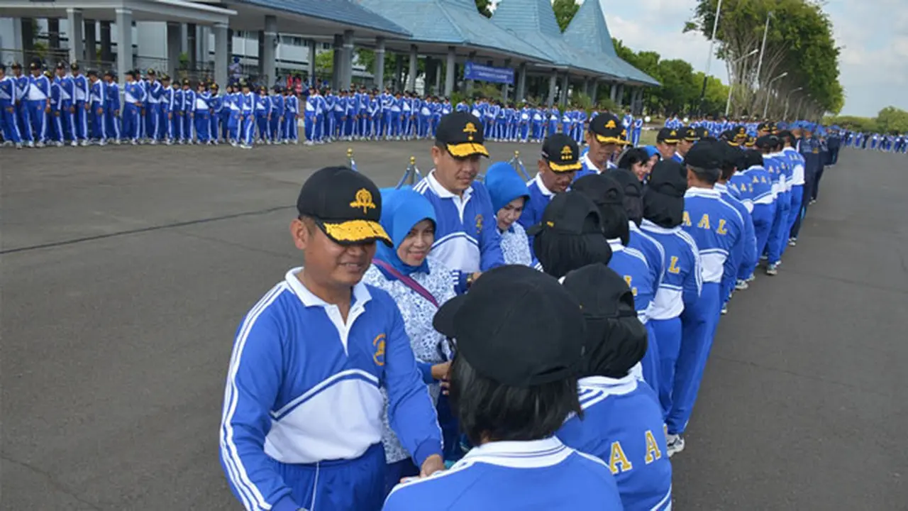 Unik, Halal Bihalal Dress Code-nya Baju Olahraga