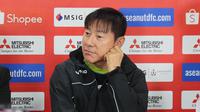 Dalam konferensi pers sebelum pertandingan melawan Filipina di Piala AFF 2024, pelatih Timnas Indonesia, Shin Tae-yong, memberikan pernyataan.