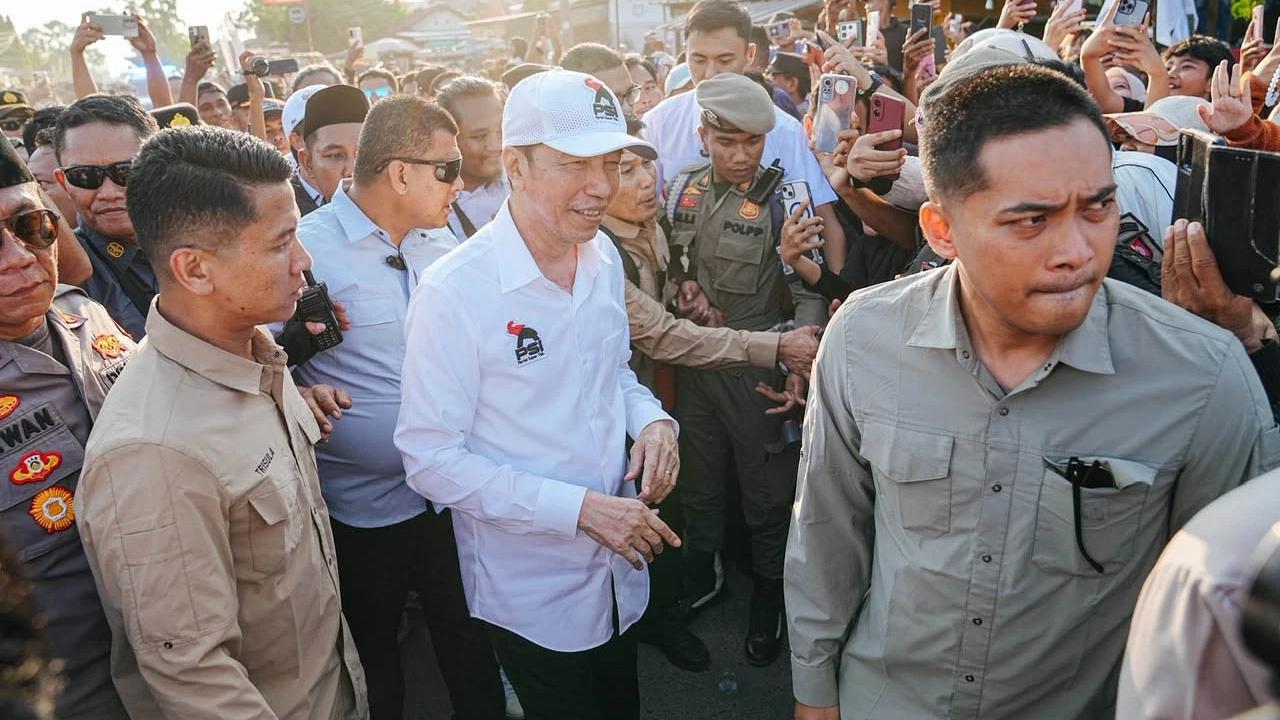 FOTO: Jokowi Hadiri Karnaval Gajah di Tulang Bawang