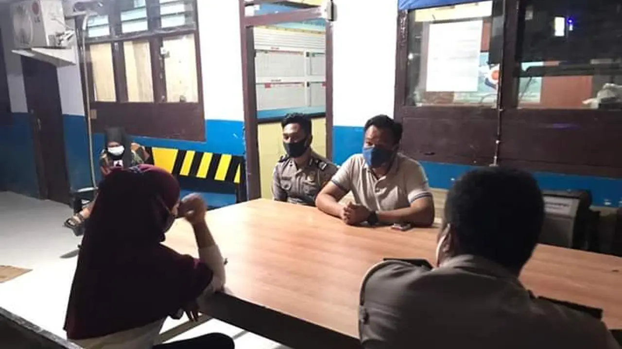 Bikin konten video viral joget di tengah jalan, 3 perempuan di Gorontalo dipanggil polisi. (Foto: Liputan6.com/Arfandi Ibrahim)
