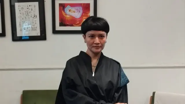 Lea Simanjuntak Rilis Video Musik Ruang di Hatimu, Gandeng Kuartet Agak Laen Sebagai Model