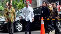 Menteri Sosial Agus Gumiwang Kartasasmita bersama para petinggi kementerian Sosial mendatanggi KPK di Jakarta, Jumat /97/9). Kedatangan Agus Gumiwang untuk menemui pimpinan KPK konsultasi dana angaran di Kementerian Sosial. (Merdeka.com/Dwi Narwoko)