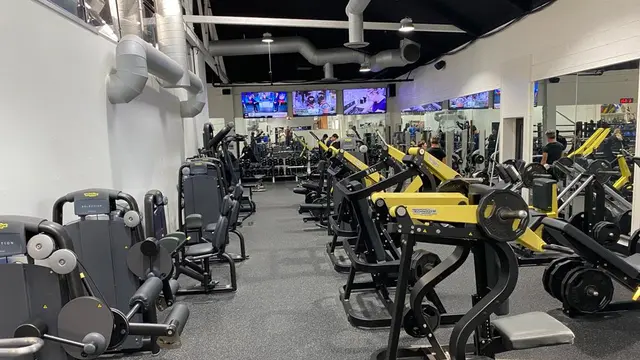 Fasilitas latihan atlet MMA Fight Academy di BNXG Club, San Diego, Amerika Serikat